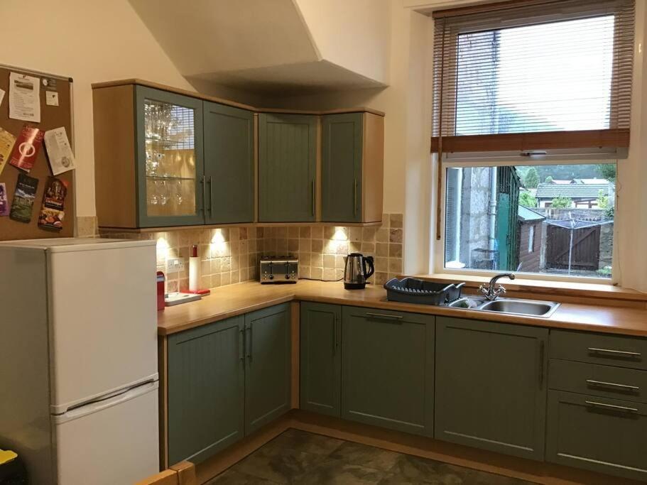 Spacious 2 Bedroom Flat In Heart Of Ballater Extérieur photo